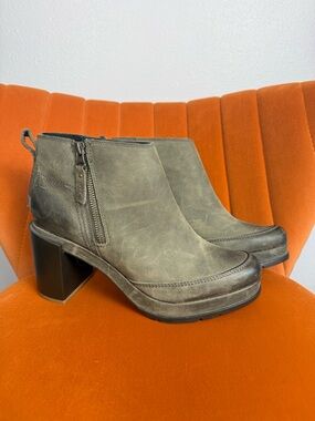 Sorel Blake Leather Zip Ankle Booties